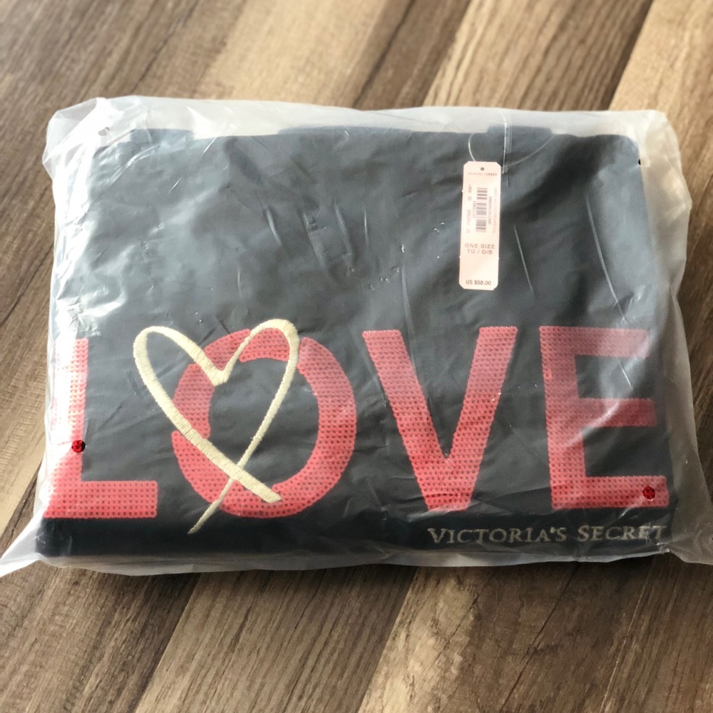 Vs BRAND NEW sequin LOVE tote bag